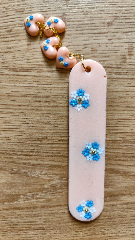 Marque-pages avec petits coeurs